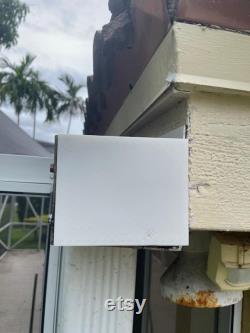 Gutter caps for square line gutters (set of 2)