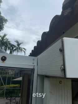 Gutter caps for square line gutters (set of 2)
